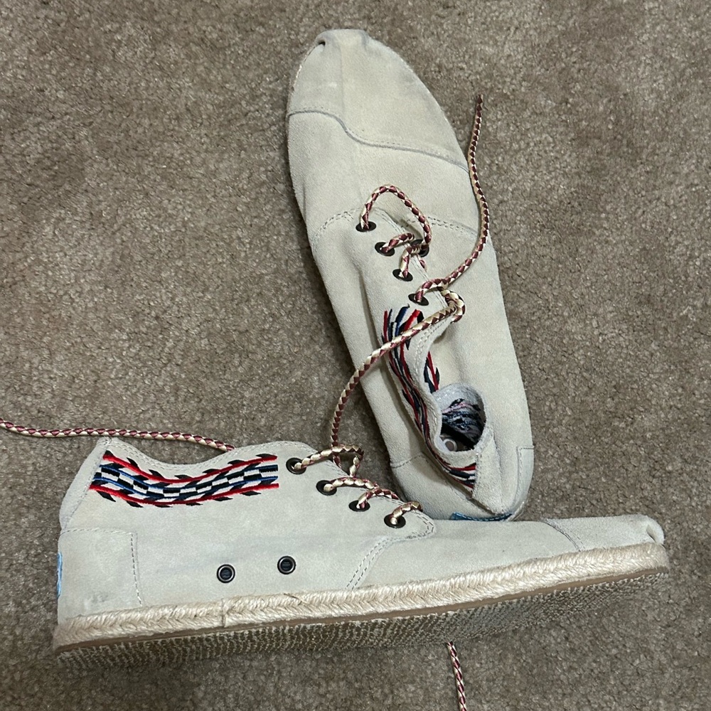 Suede moccasin Tom’s shoes size 9.5